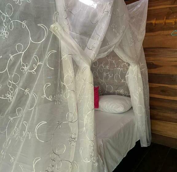 Tengerre Néző Deluxe Szoba Erkéllyel, Hostal Estrellas Del Tayrona Playa Mendihuaca