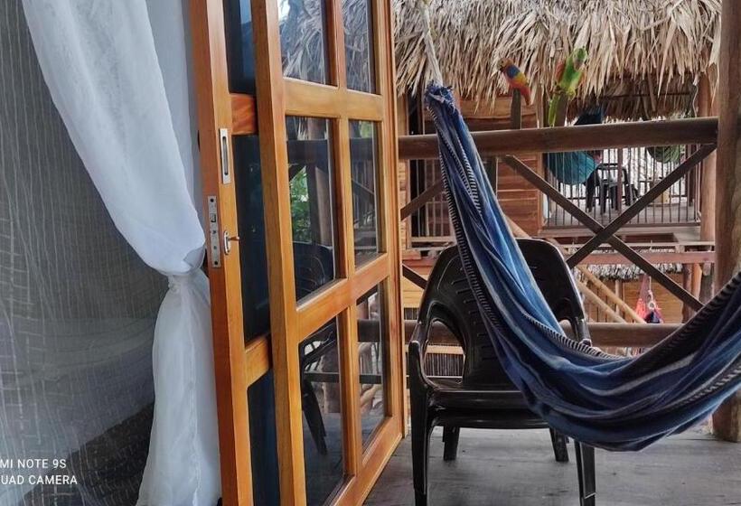 Tengerre Néző Deluxe Szoba Erkéllyel, Hostal Estrellas Del Tayrona Playa Mendihuaca