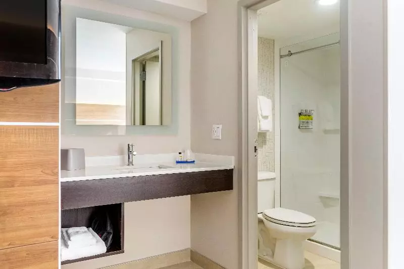 Sviitti King-vuode, Holiday Inn Express Hotel & Suites Albuquerque Midtown, An Ihg