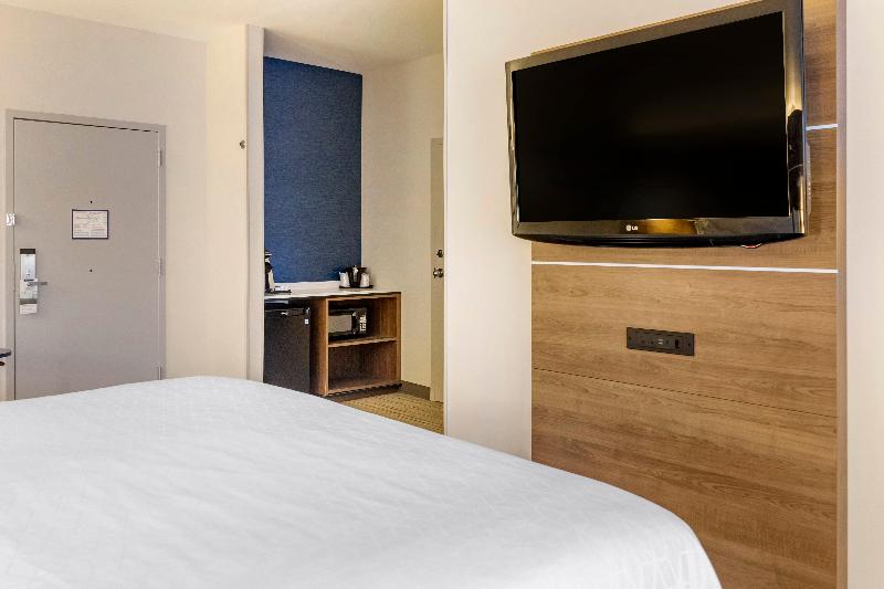 Люкс Кровать Кинг, Holiday Inn Express Hotel & Suites Albuquerque Midtown, An Ihg