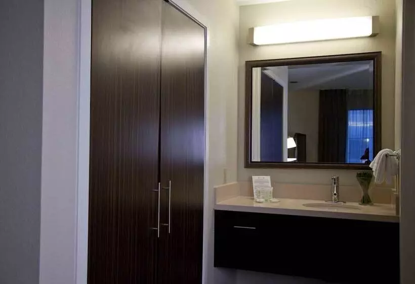 سوئیت برای معلولان, Sonesta Es Suites San Francisco Airport San Bruno