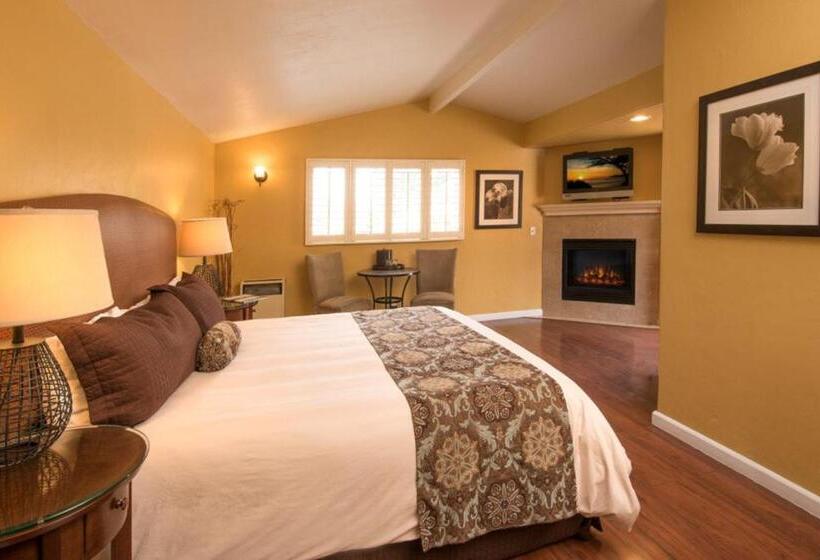 스탠다드 자쿠지 룸, Sunset Inn Pacific Grove