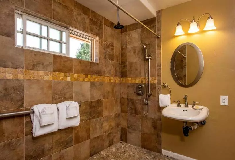 اتاق لوکس, Sunset Inn Pacific Grove