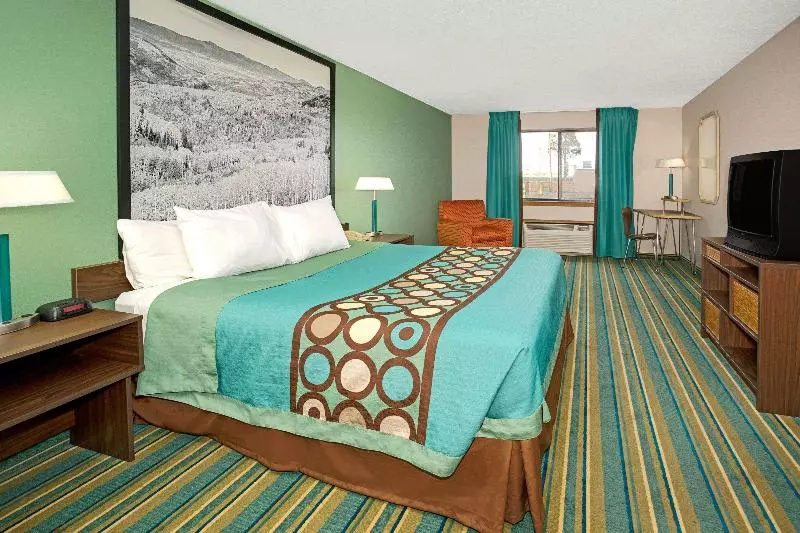 Standard-huone King-vuode, Super 8 By Wyndham Denver Stapleton