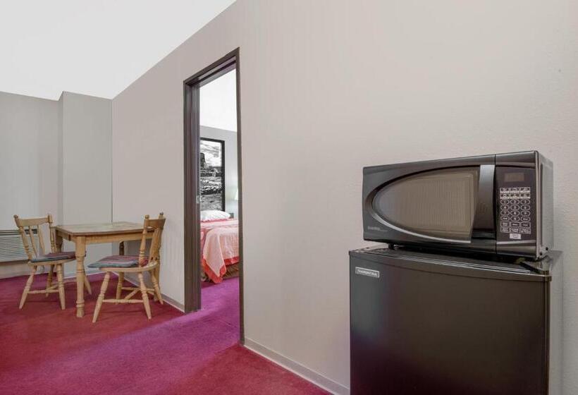 장애인을 위한 킹사이즈 침대 스탠다드 룸, Super 8 By Wyndham Taos