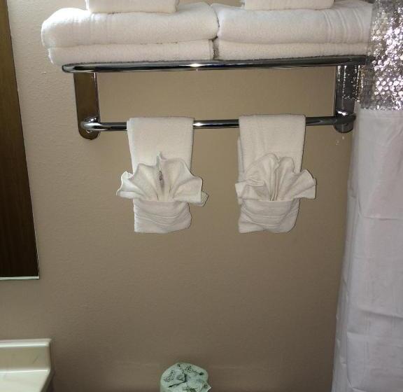 Люкс 2 Спальни, Super 8 By Wyndham Taos