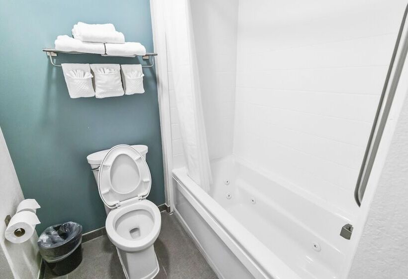 디럭스 룸, Motel 6 Kingsland Kings Bay Naval