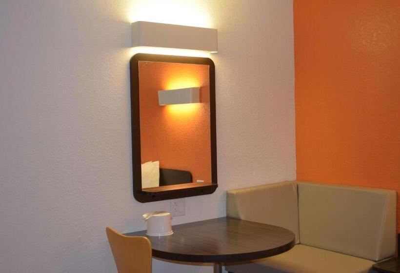 디럭스 룸, Motel 6 Kingsland Kings Bay Naval