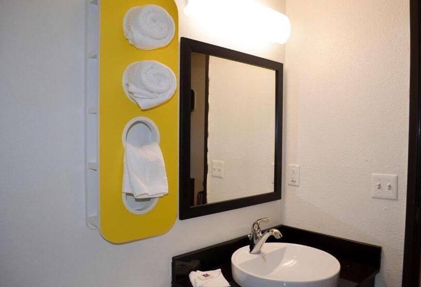 غرفة قياسية لذوى الاحتياجات الخاصة, Motel 6 Kingsland Kings Bay Naval