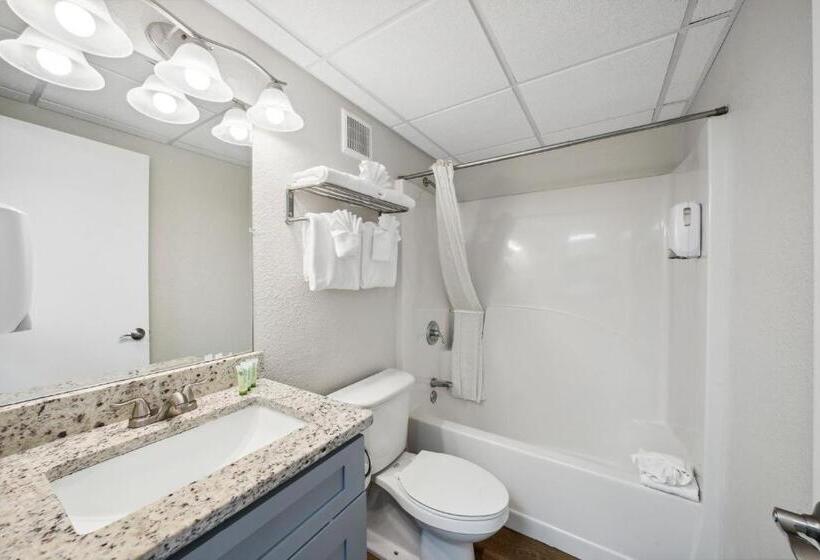 オーシャンビューデラックススイート, Sugar Sands Beachfront Hotel, A By The Sea Resort