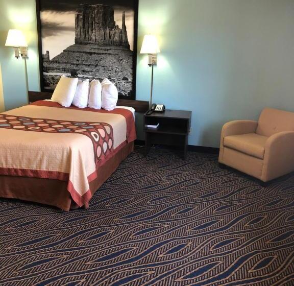 Люкс Deluxe Кровать Кинг, Super 8 By Wyndham Cedar City