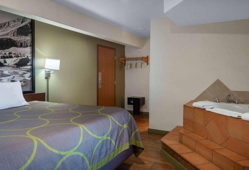 Люкс Deluxe Кровать Кинг, Super 8 By Wyndham Livingston Yellowstone