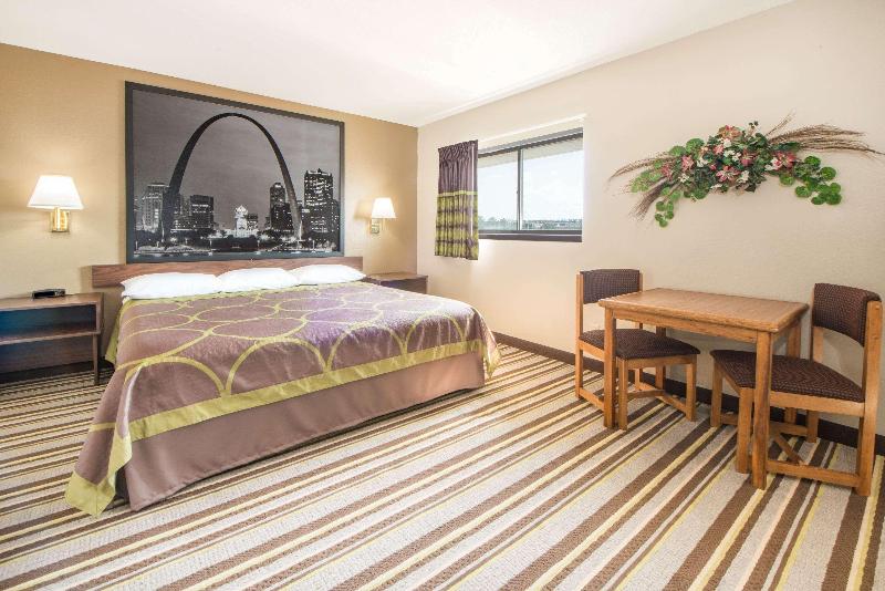 带大床的套房, Super 8 By Wyndham Nevada