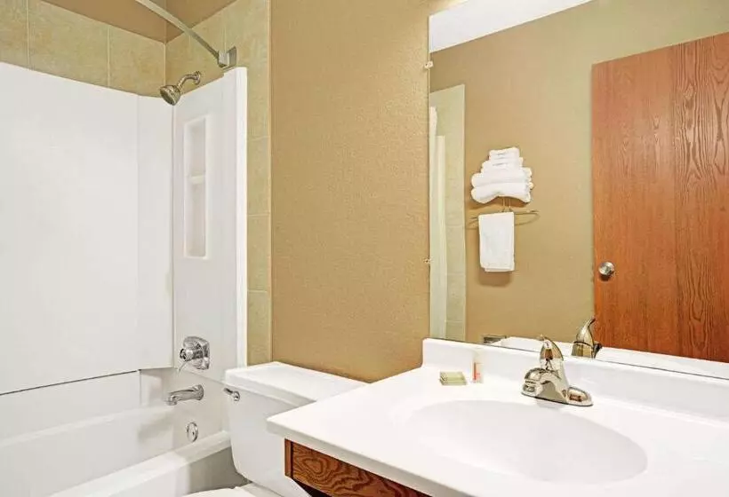 Sviitti King-vuode, Super 8 By Wyndham Rogers Minnesota