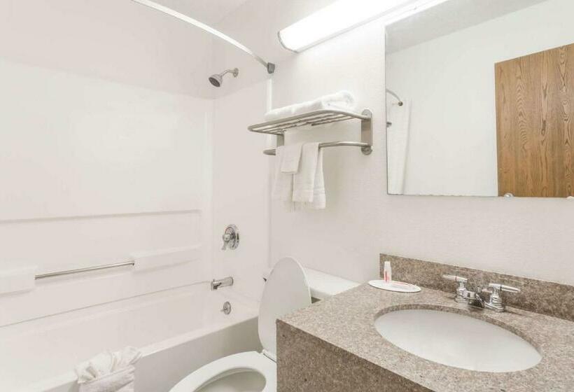 适合残疾人使用的标准间, Super 8 By Wyndham Summersville