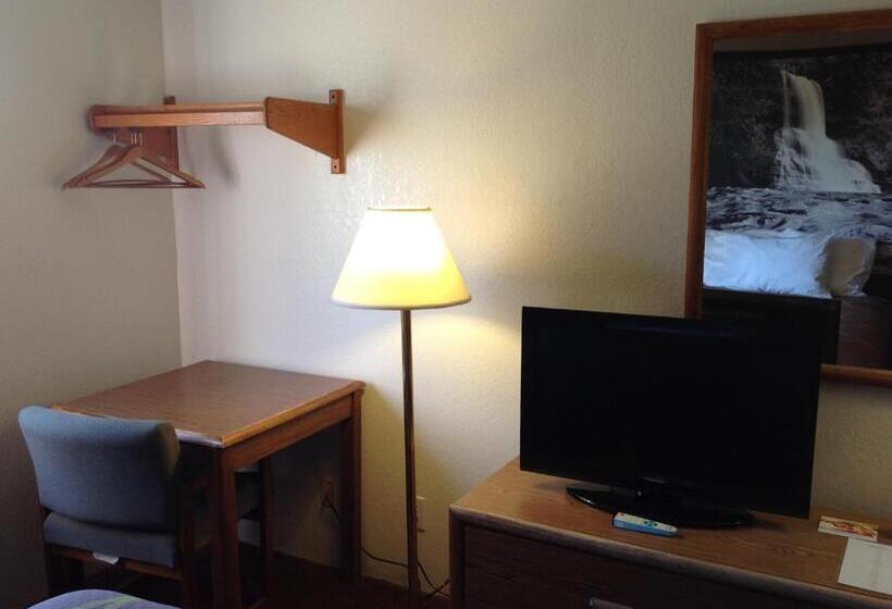 Стандартный Номер Кровать Кинг, Super 8 By Wyndham Winchester Va