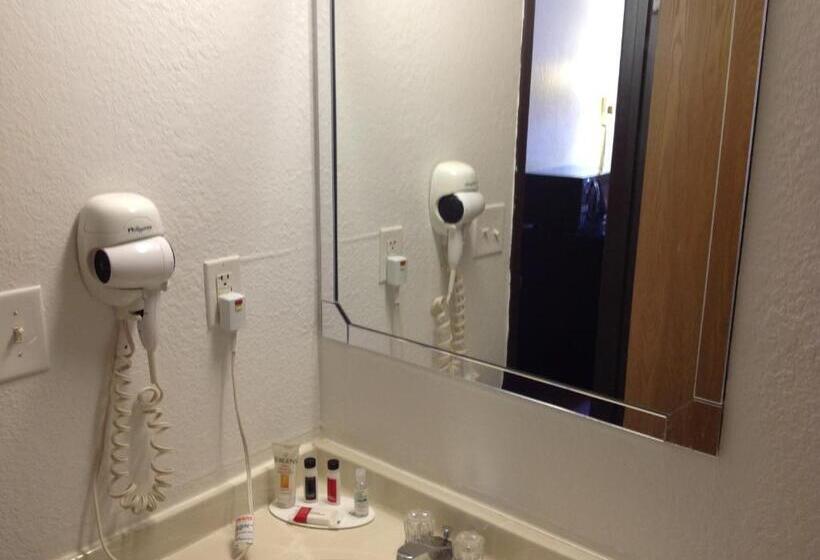 Номер Стандарт Адаптированный для Инвалидов, Super 8 By Wyndham Winchester Va