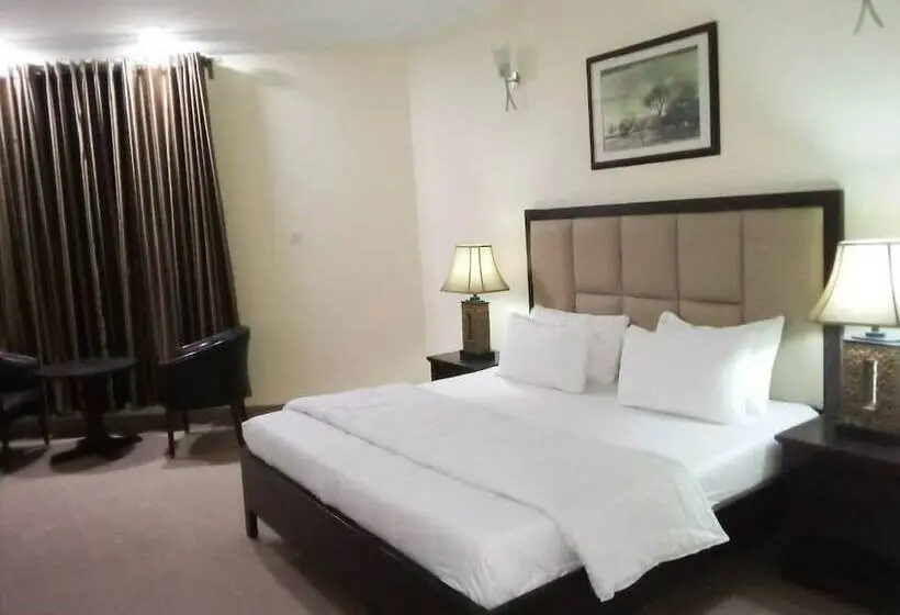 سوئیت با تخت بزرگ, Dees Hotels Apartment & Suites