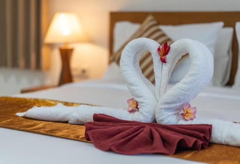 غرفة ديلوكس ثلاثية, Nusa Indah Onai