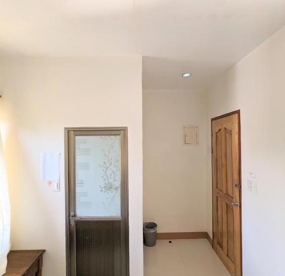 اتاق اکونومی, Charlina Inn Panglao