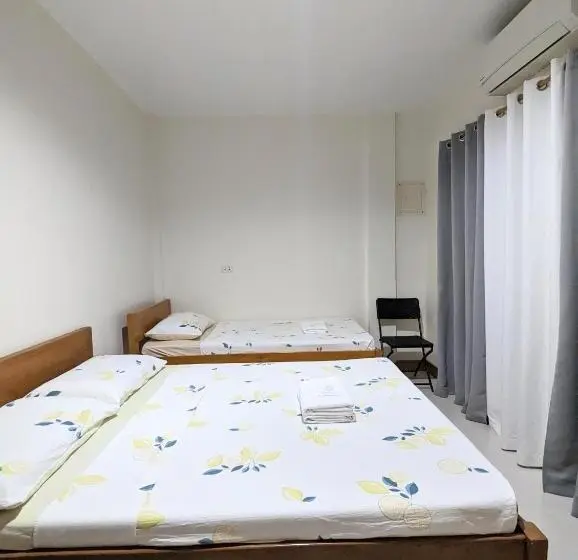 バルコニー付きスタンダードルーム, Charlina Inn Panglao