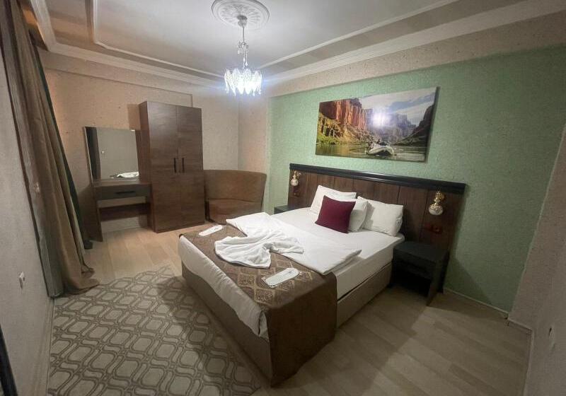 سوییت جونیور, Comfort Hotel Van