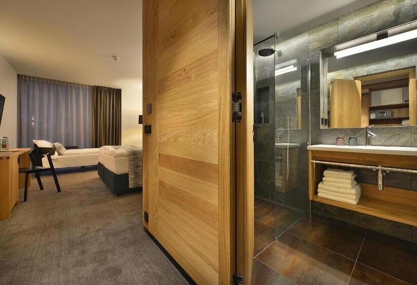 Трехместный Номер Superior, Grand Hotel Hradec