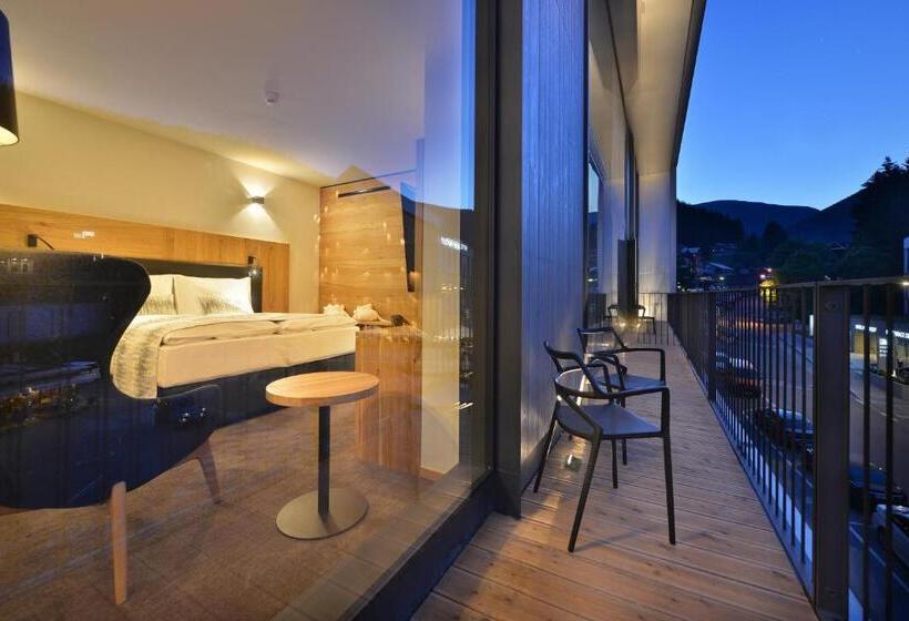 バルコニー付きデラックスルーム, Grand Hotel Hradec