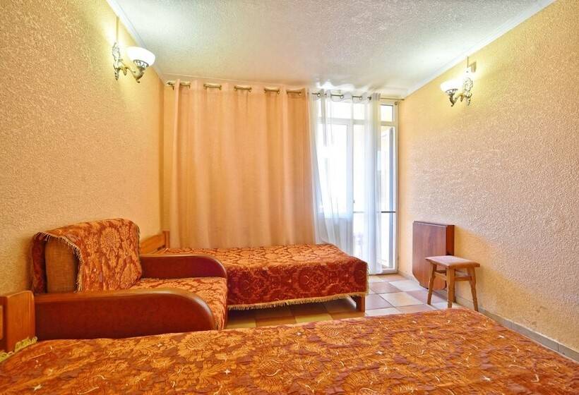 اتاق استاندارد سه نفره, Laguna