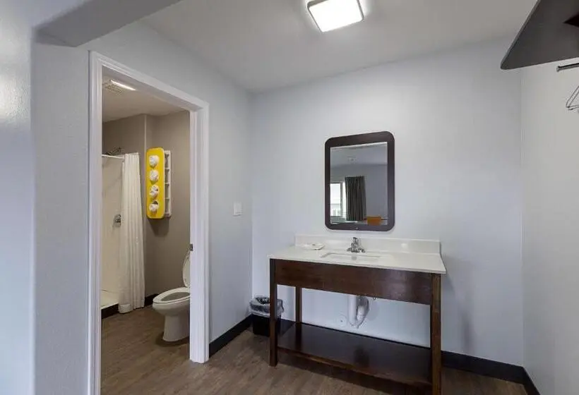 اتاق لوکس با تخت بزرگ, Motel 6show Low, Az