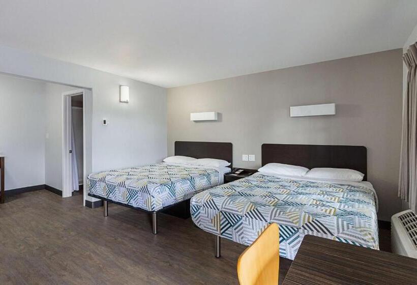 غرفة قياسية لذوى الاحتياجات الخاصة, Motel 6show Low, Az