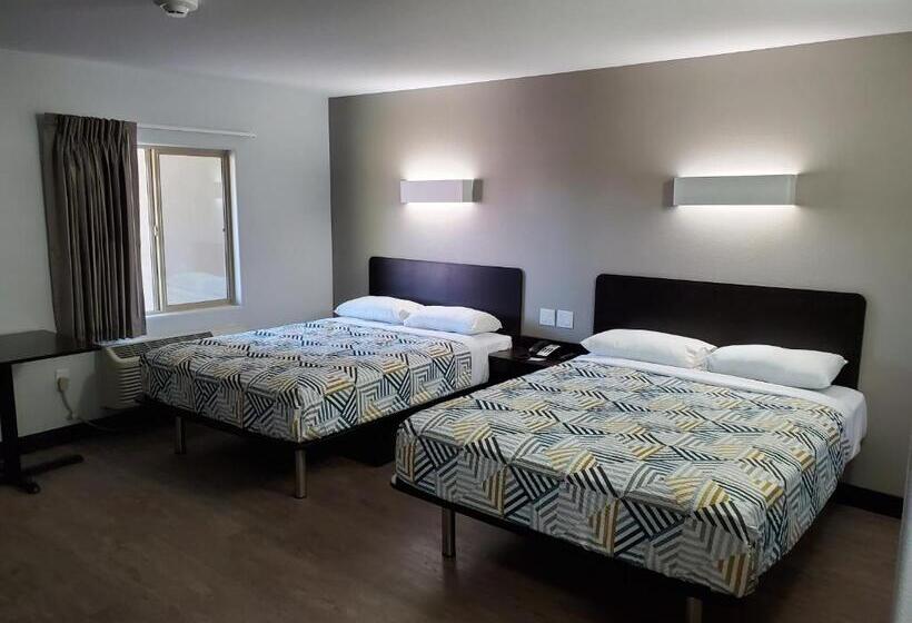 غرفة قياسية لذوى الاحتياجات الخاصة, Motel 6show Low, Az