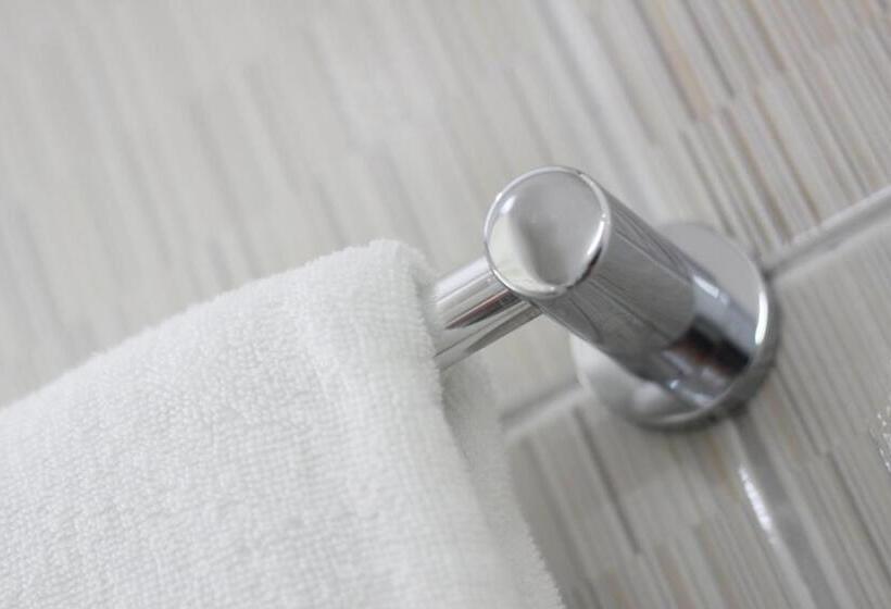 اتاق پریمیوم چهارنفره, Rosetta Guest House