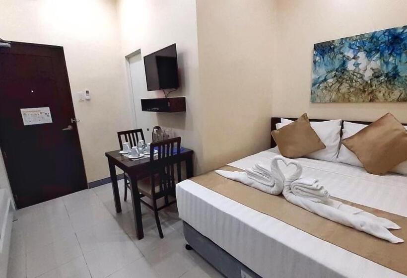 اتاق پریمیوم چهارنفره, Rosetta Guest House