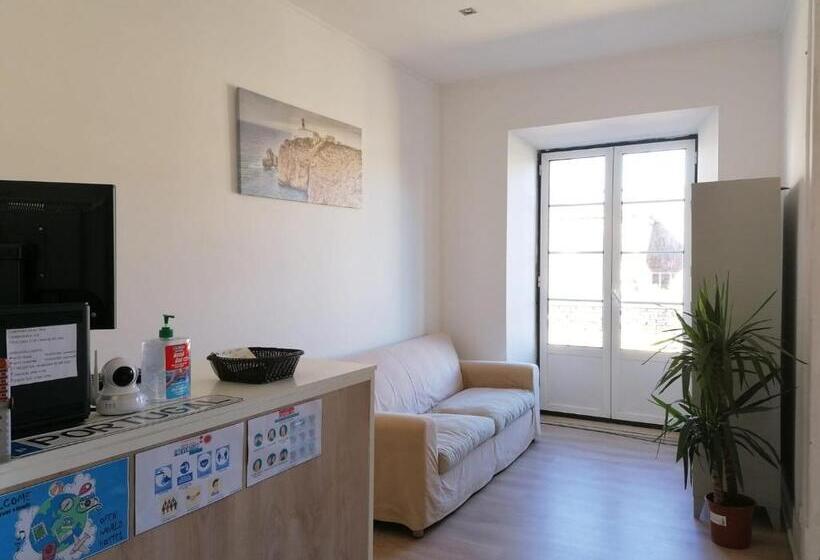 استودیوی استاندارد, Chiado Open World Hostel