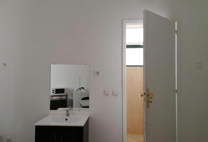 استودیوی استاندارد, Chiado Open World Hostel