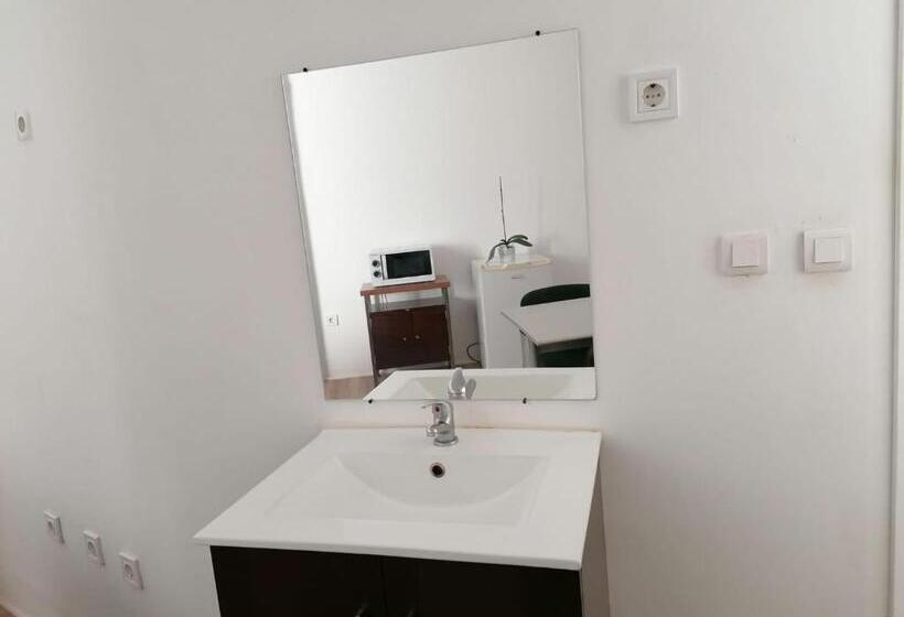 استودیوی استاندارد, Chiado Open World Hostel