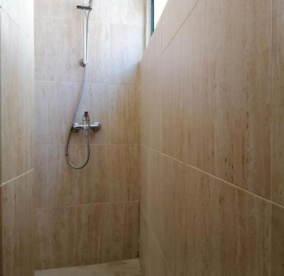 استودیوی استاندارد, Chiado Open World Hostel