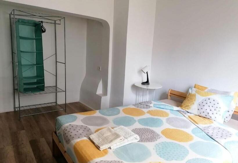 استودیوی استاندارد, Chiado Open World Hostel