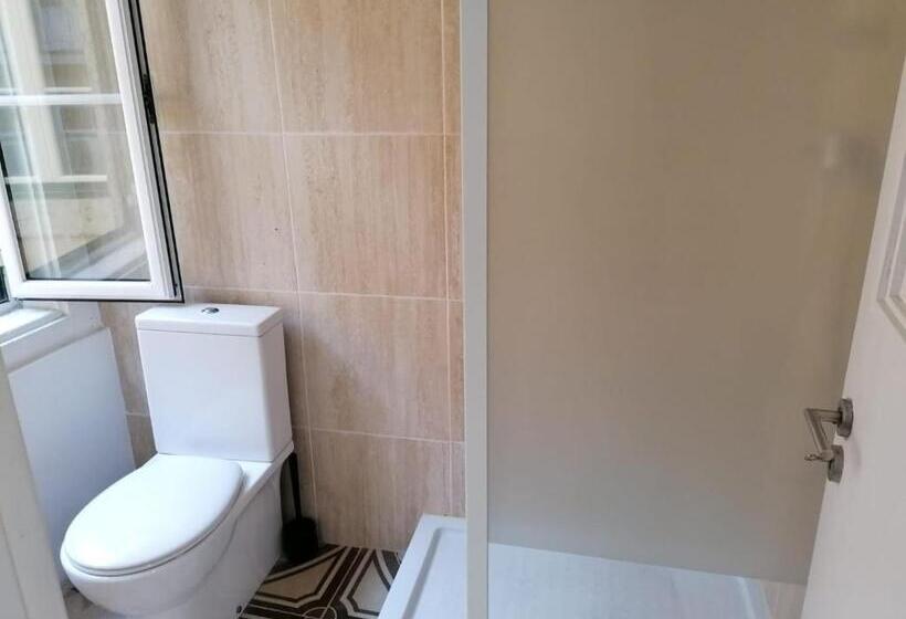 اتاق استاندارد چهار تخته, Chiado Open World Hostel