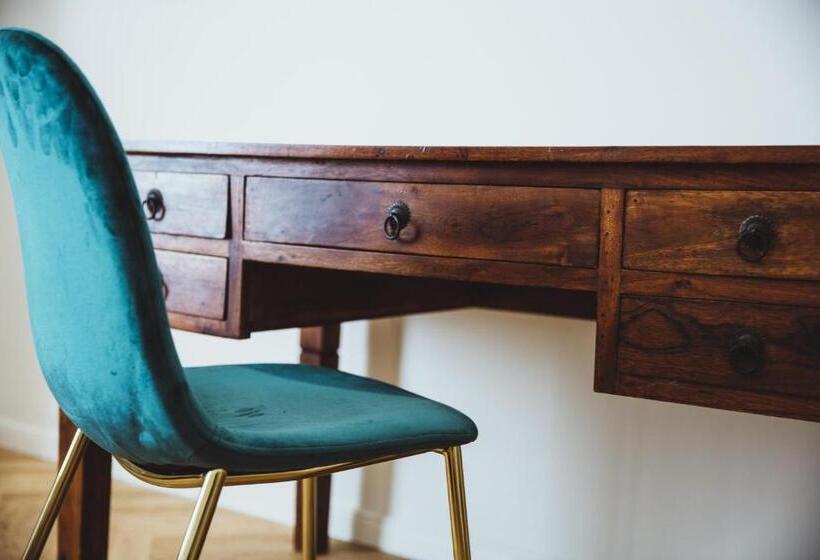 اتاق سوپریور با تخت بزرگ, Casa Vittoria Napoli Santa Lucia