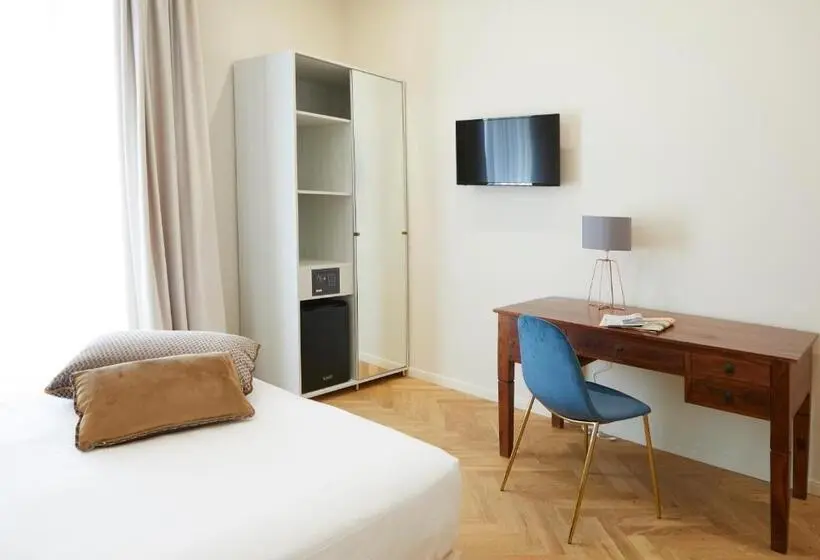 اتاق سوپریور با تخت بزرگ, Casa Vittoria Napoli  Santa Lucia