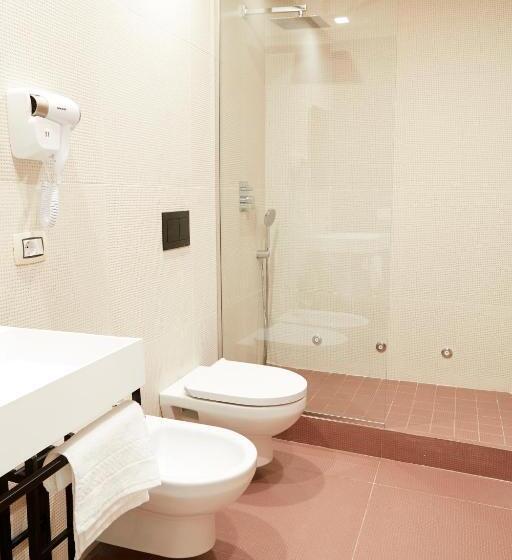 اتاق سوپریور با تخت بزرگ, Casa Vittoria Napoli Santa Lucia