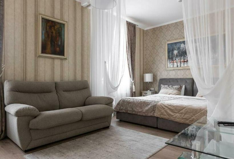 اتاق لوکس, Mandarin Clubhouse