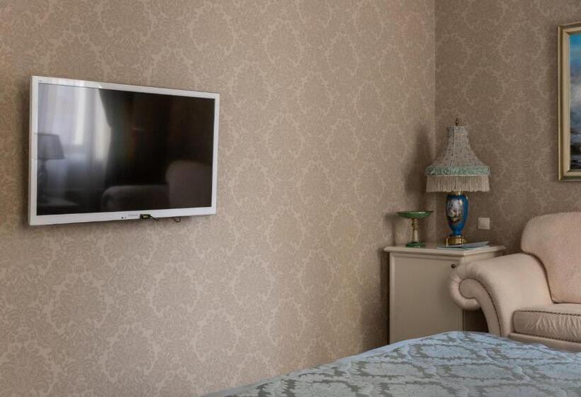 اتاق لوکس, Mandarin Clubhouse