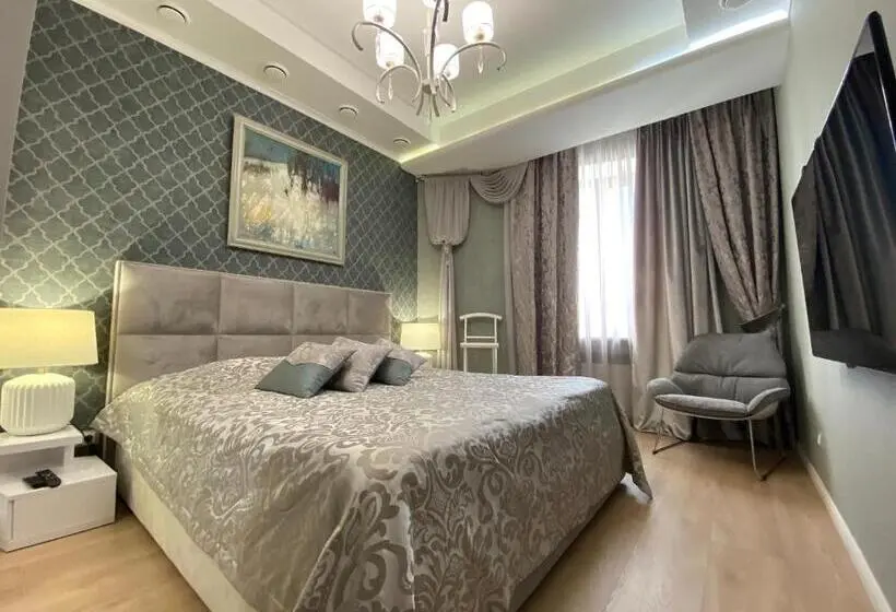 スイート, Mandarin Clubhouse