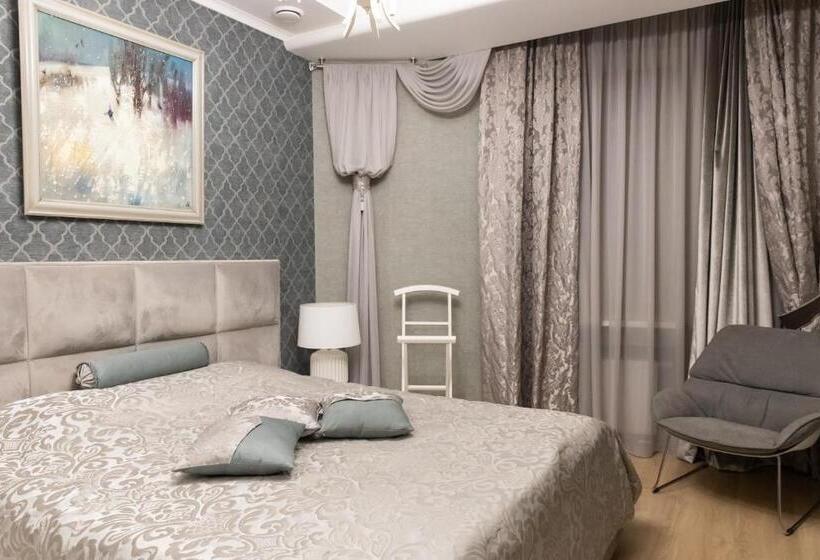 سوییت, Mandarin Clubhouse