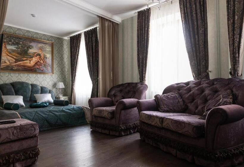 اتاق لوکس, Mandarin Clubhouse