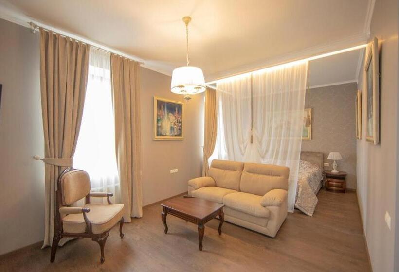 اتاق لوکس, Mandarin Clubhouse