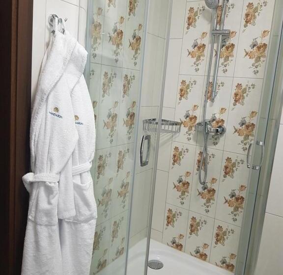 اتاق لوکس, Mandarin Clubhouse